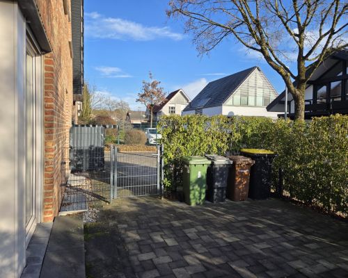 3 Terrassenansicht mit Stellplatz