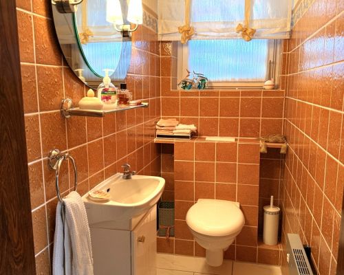 8 Gästetoilette