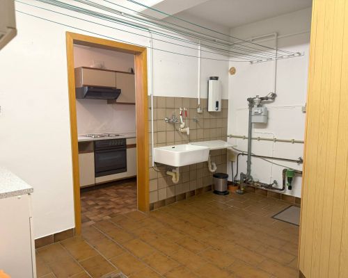 Hauswirtschaftsraum mit extra Küchenraum (Abstellraum)