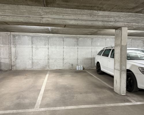 19 Tiefgaragenstellplatz