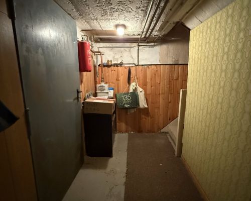 Flur im Kellerbereich