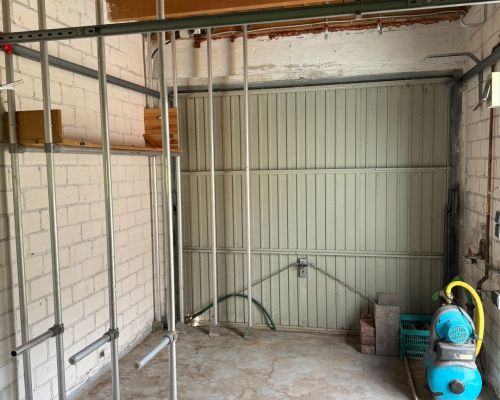 24 Garage 2 im Garten