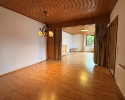 9 Ess- und Wohnzimmer