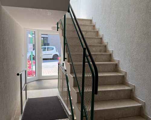 4 Eingangsbereich Treppenhaus