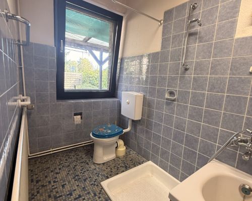 8 Badezimmer Ansicht 2