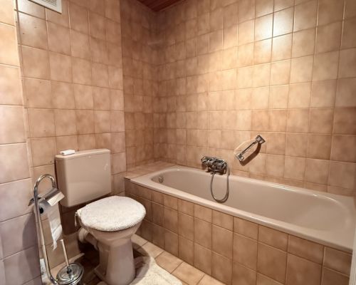 11 Bad mit Wanne