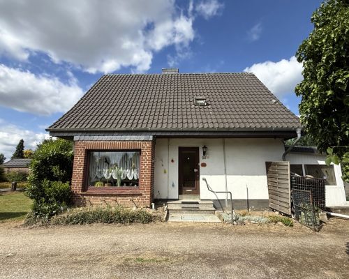 8 Seitenansicht 1 mit Hauseingang