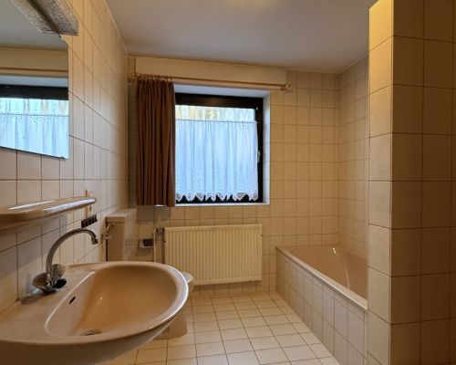 12 Badezimmer EG