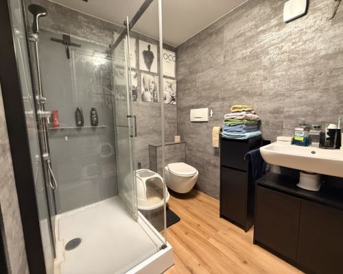 8 Badezimmer