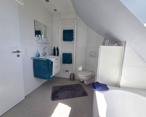 7 Badezimmer Ansicht 2